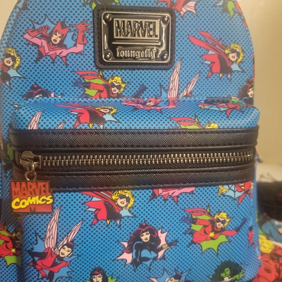 Loungefly Women Marvel - Picture 6 of 7